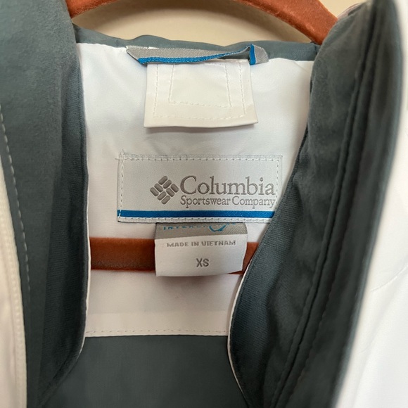 Columbia rain jacket - Picture 3 of 3